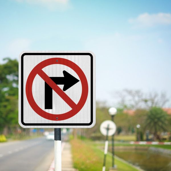 Do Not Turn Right Sign - Image 4